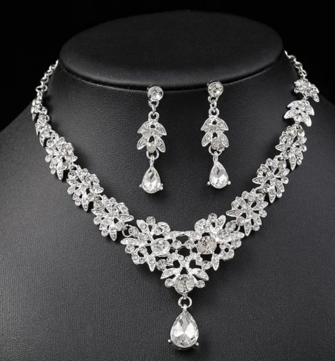 Luxury Floral American Diamond Necklace Set