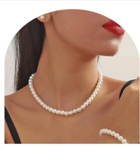 Minimal Single-Strand Pearl Necklace